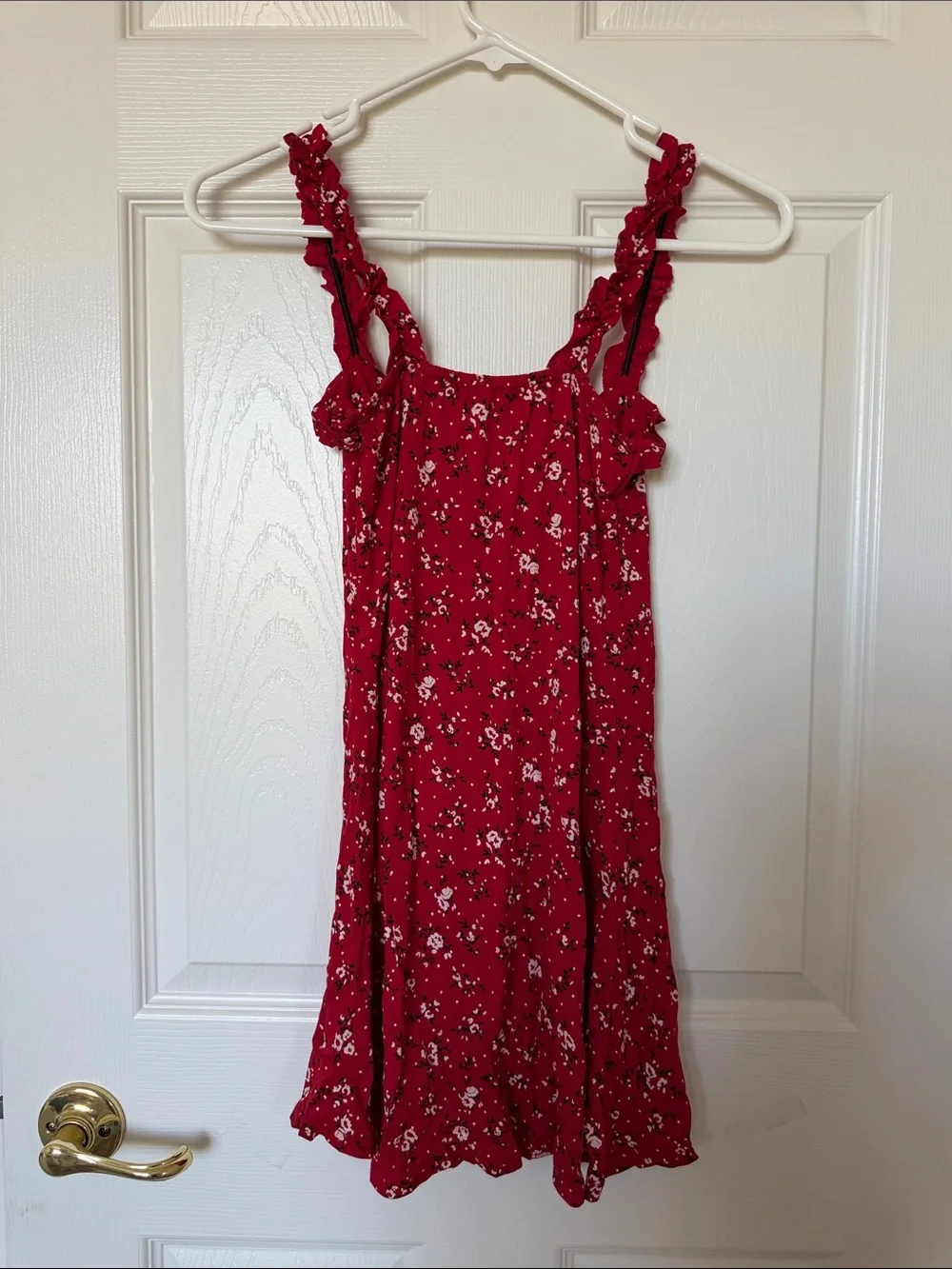 PrettyLittleThing Red Floral Ruffle Curtain Panel